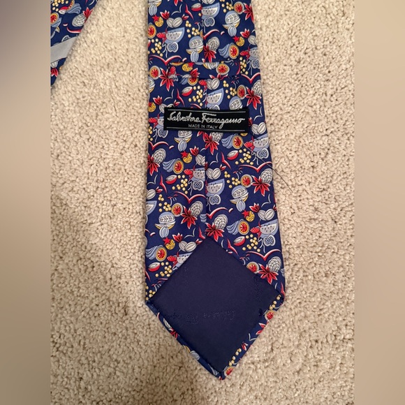 SALVATORE FERRAGAMO Vintage 100% Silk Blue Fruit & Paisley Pattern Men’s Tie - Picture 11 of 16